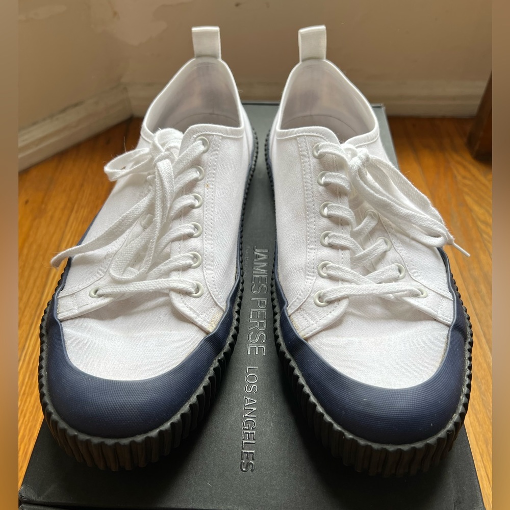 James Perse Men’s White Vulcanized Low Top Sneakers. (Size 11)